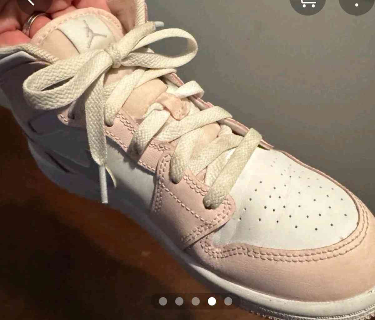 Violet Frost white pink Nike Air Jordans Big Youth Size 3 - Macomb, Michigan - FleaMarketBay