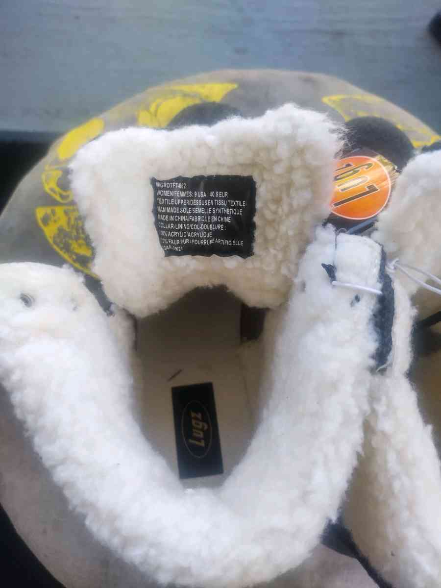 Lugz Womens Grotto Fleece Fashion Boot Size 9 - Abington, Pennsylvania - FleaMarketBay
