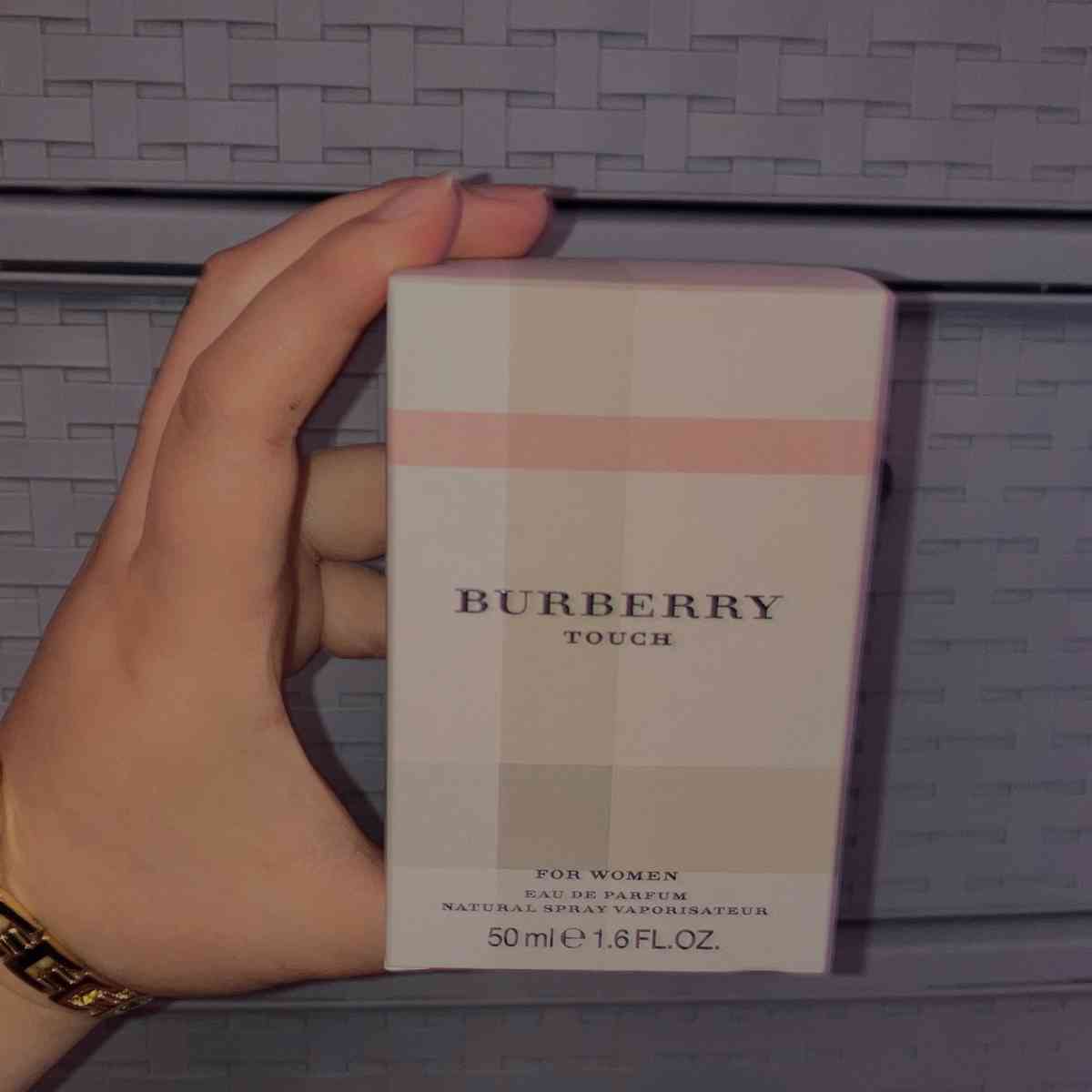 BURBERRY - Washington Navy Yard, District of Columbia - FleaMarketBay