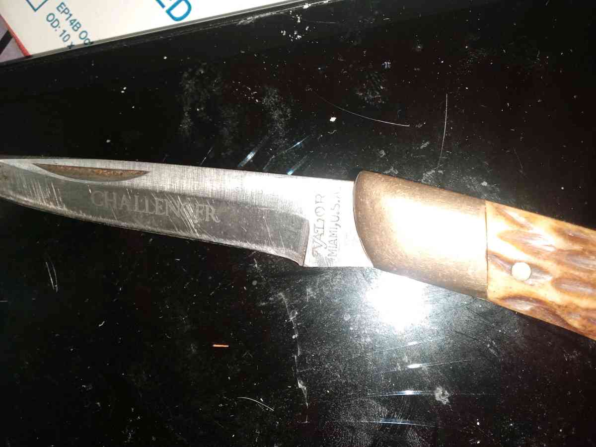Valor Challenger pocket knife - Atoka, Tennessee - FleaMarketBay