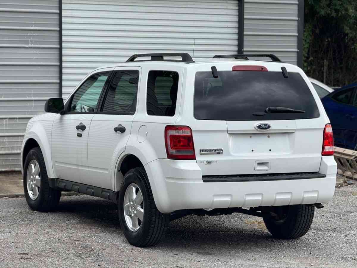 2011 FORD ESCAPE XLT - Nashville, Tennessee - FleaMarketBay