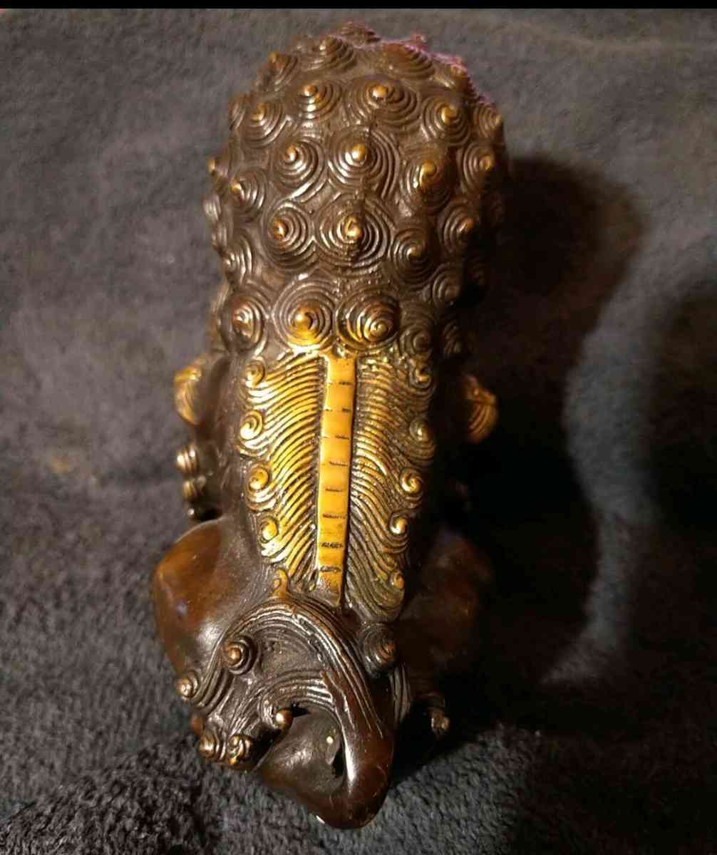 This Chinese Guardian Lion referred to as a Foo Dog or FuDog - Clarendon Hills, Illinois - FleaMarketBay