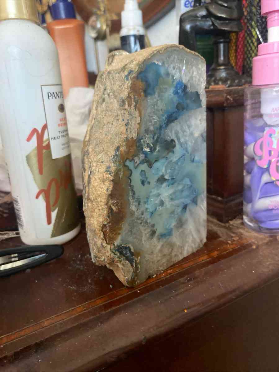blue agate stone crystal - Marysville, California