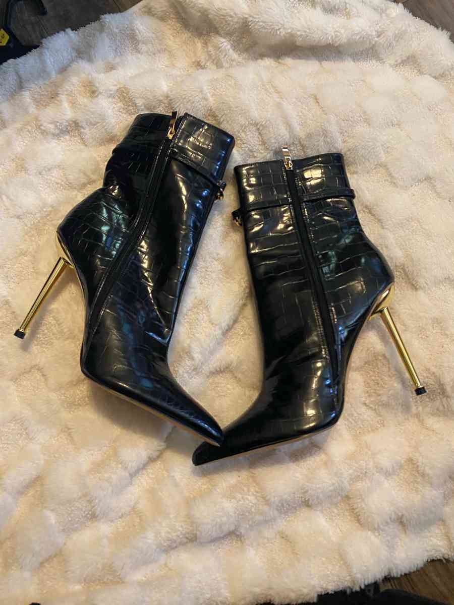 ankle boots black and gold - Leeds, Alabama - FleaMarketBay