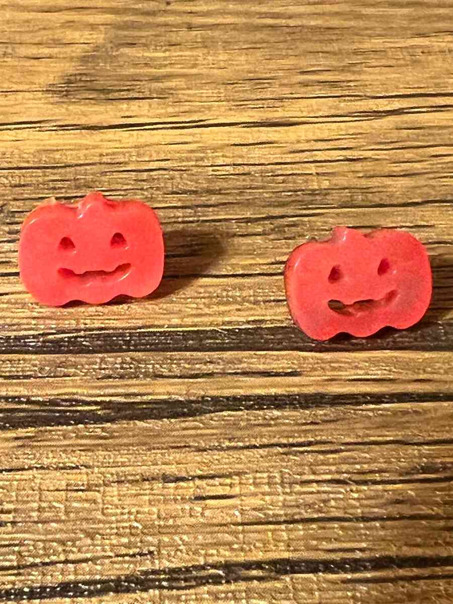 beautiful Halloween resin earring - Natchitoches, Louisiana - FleaMarketBay