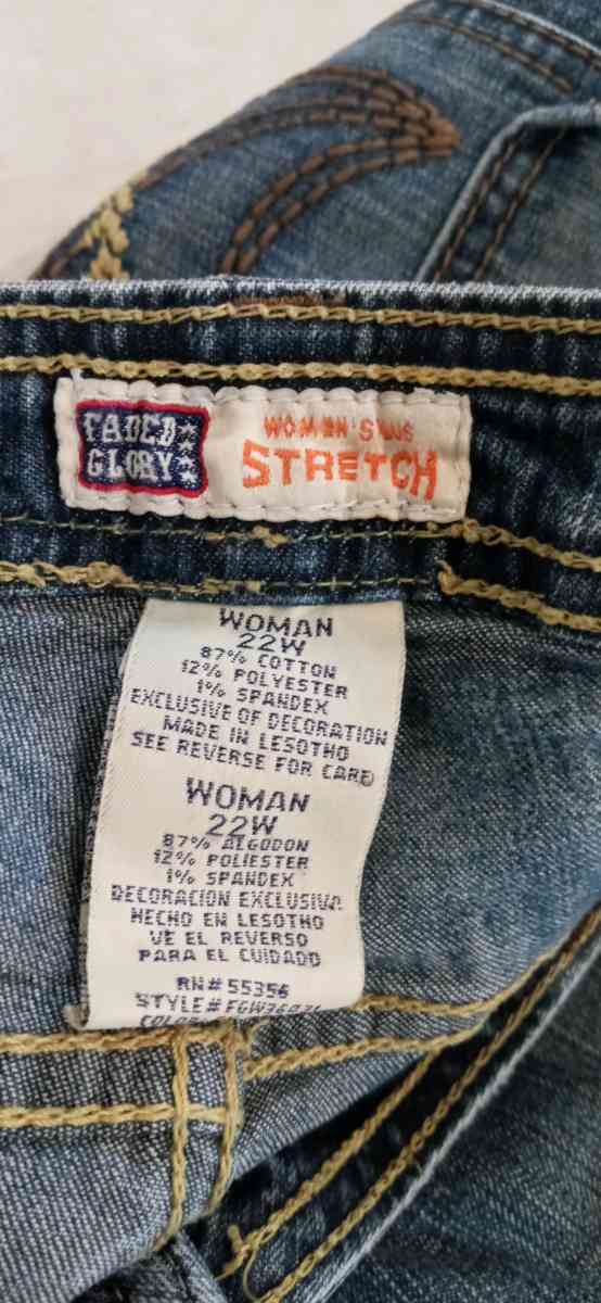 Womens Faded Glory Plus Capris - Dane, Wisconsin - FleaMarketBay