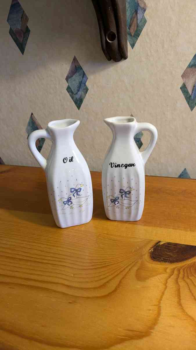 Vintage Oil and Vinegar Cruet Set with White Geese - Phoenix, Arizona