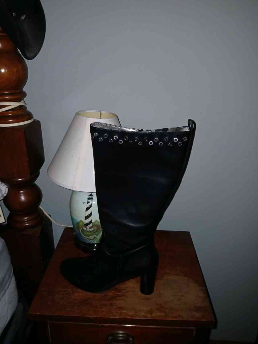 Kim Rogers knee high womens boots - Dublin, Georgia - FleaMarketBay