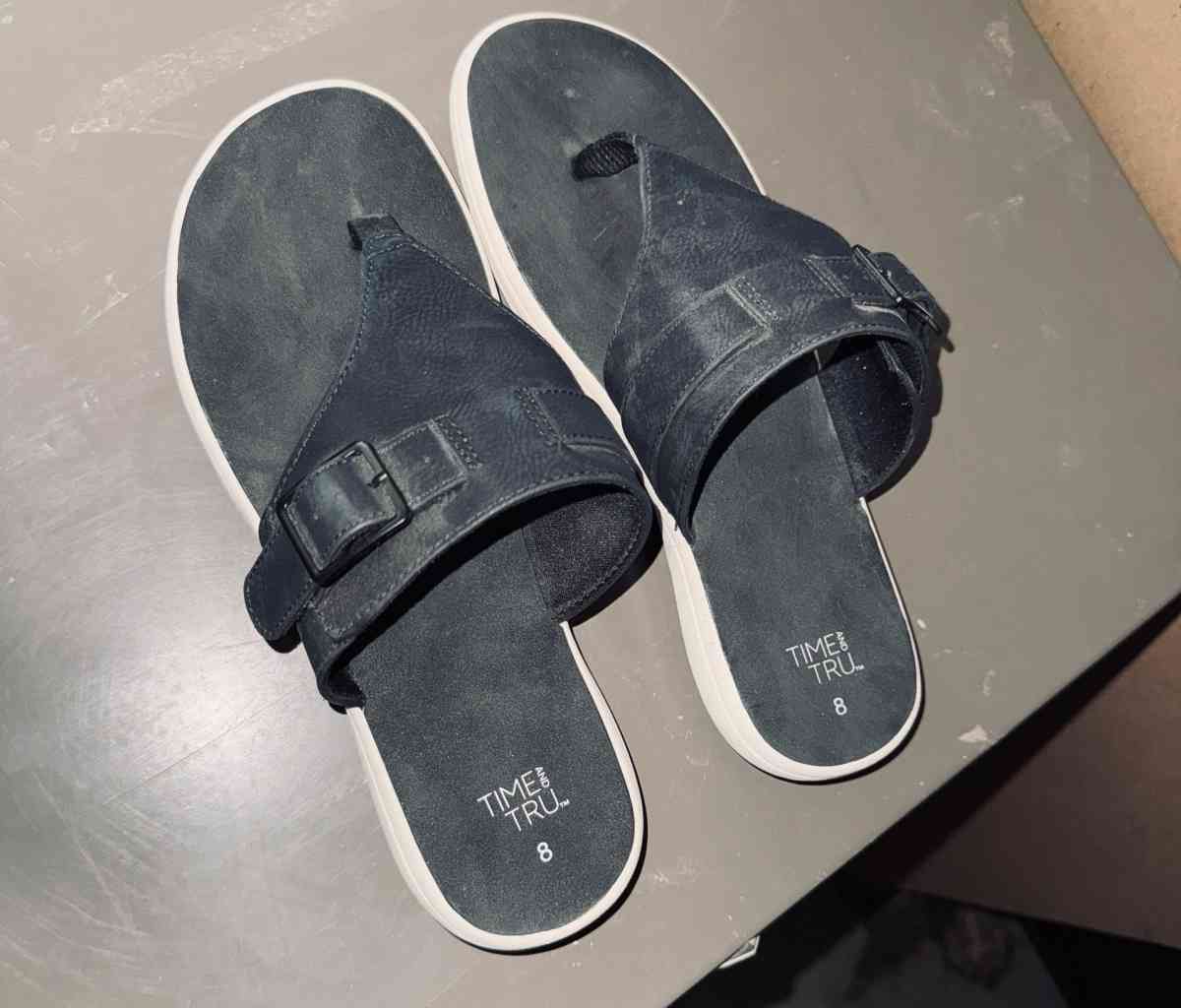 size 8 sandals - Maricopa, Arizona