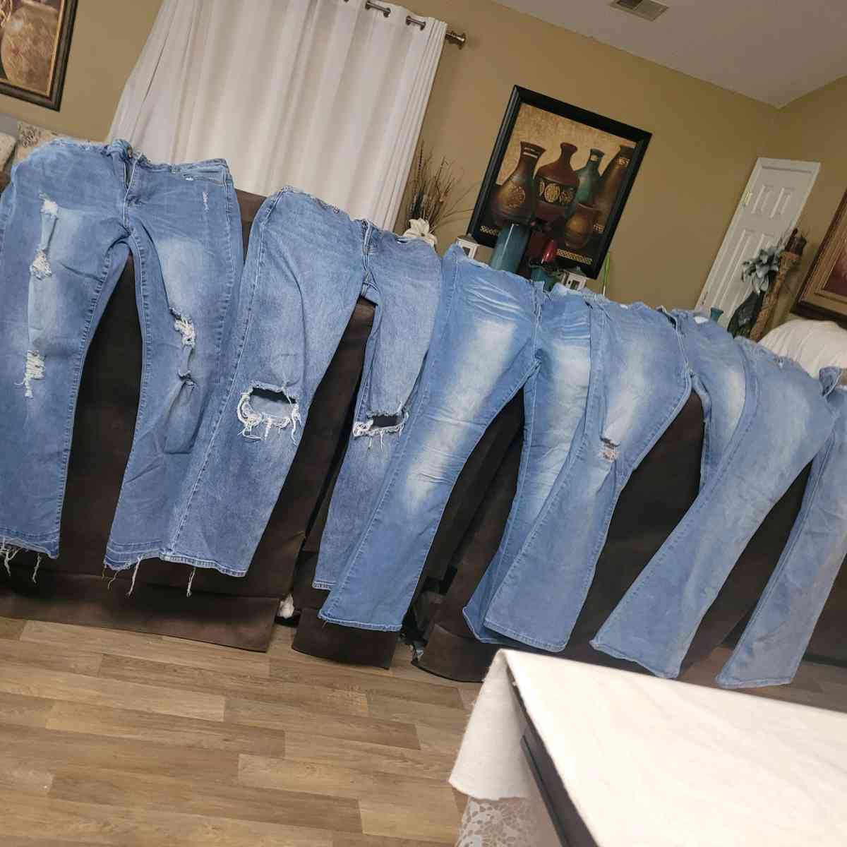 Lady jeans - Branchville, South Carolina - FleaMarketBay