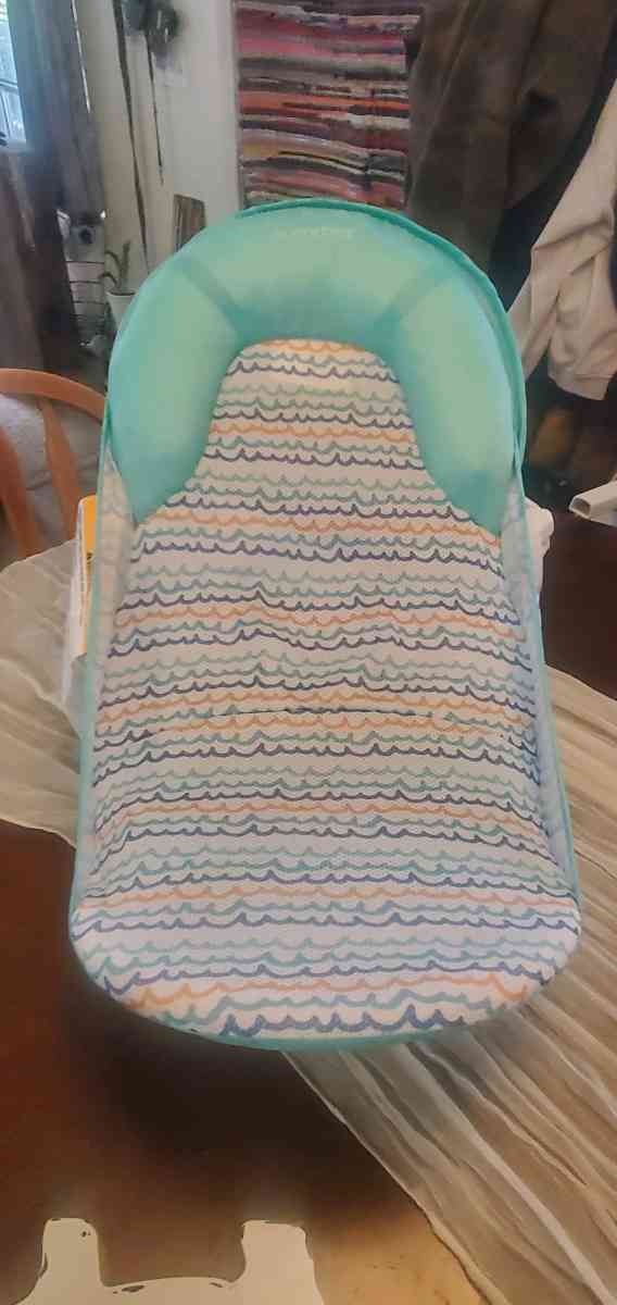 baby Bath chair - Kalamazoo, Michigan