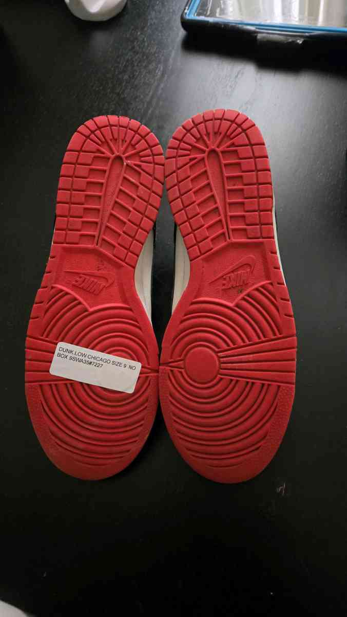 Dunk low chicago size 9 - Los Angeles, California - FleaMarketBay