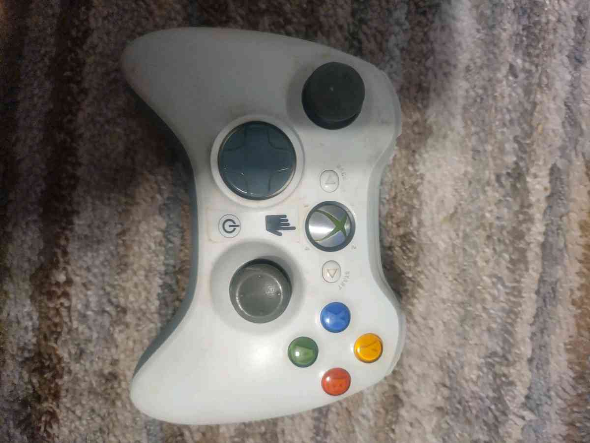 Microsoft Xbox 360 E  Wireless 4 GB Console Tested Works - Abington, Pennsylvania - FleaMarketBay