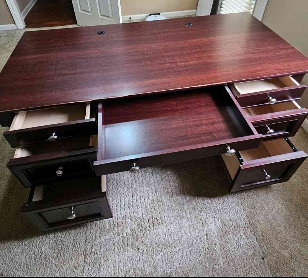 Double Ped Executive Desk - Covington, Tennessee - FleaMarketBay