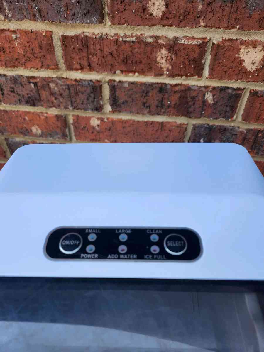 counter Top Ice maker - Olive Branch, Mississippi - FleaMarketBay