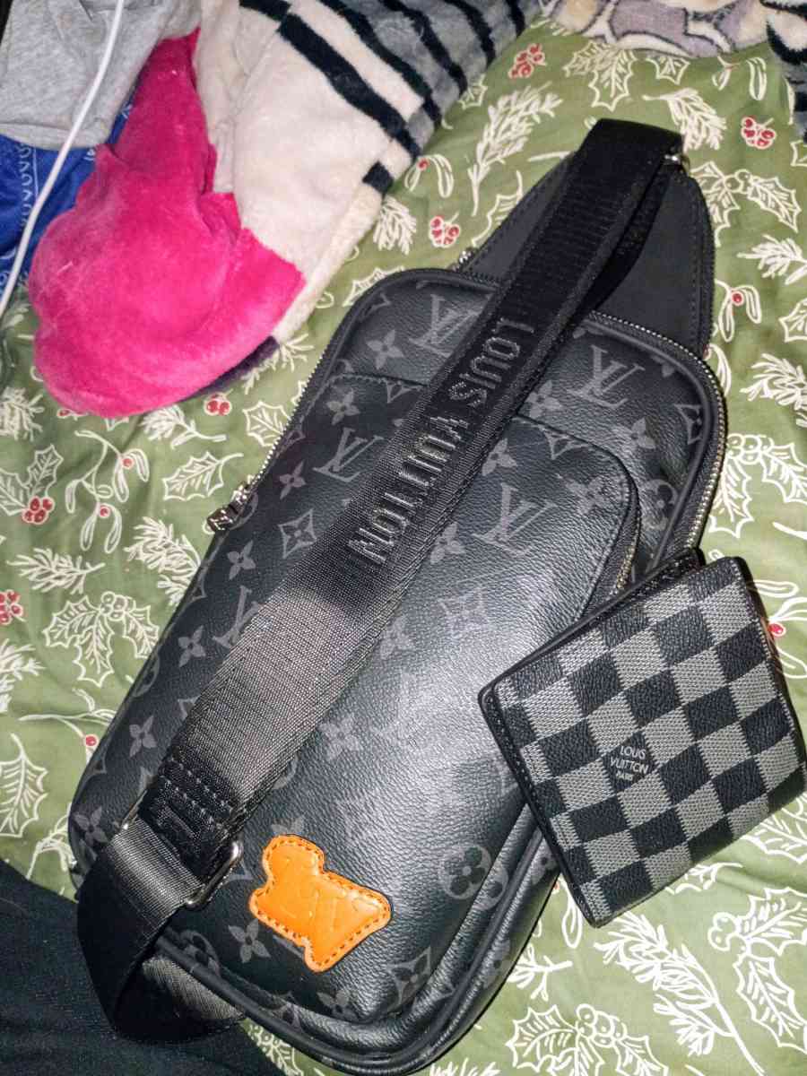 Louis Vuitton - Phoenix, Arizona - FleaMarketBay