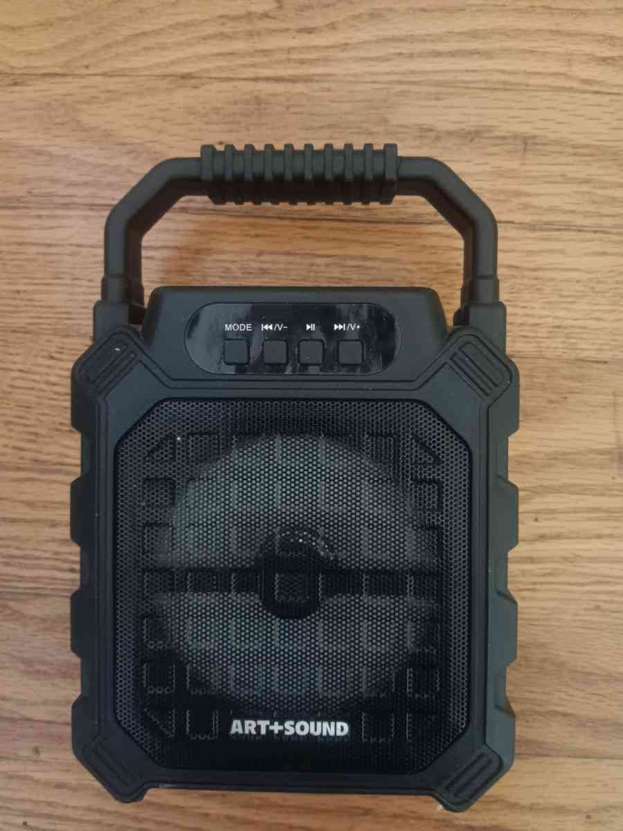 Bluetooth speaker - Menasha, Wisconsin