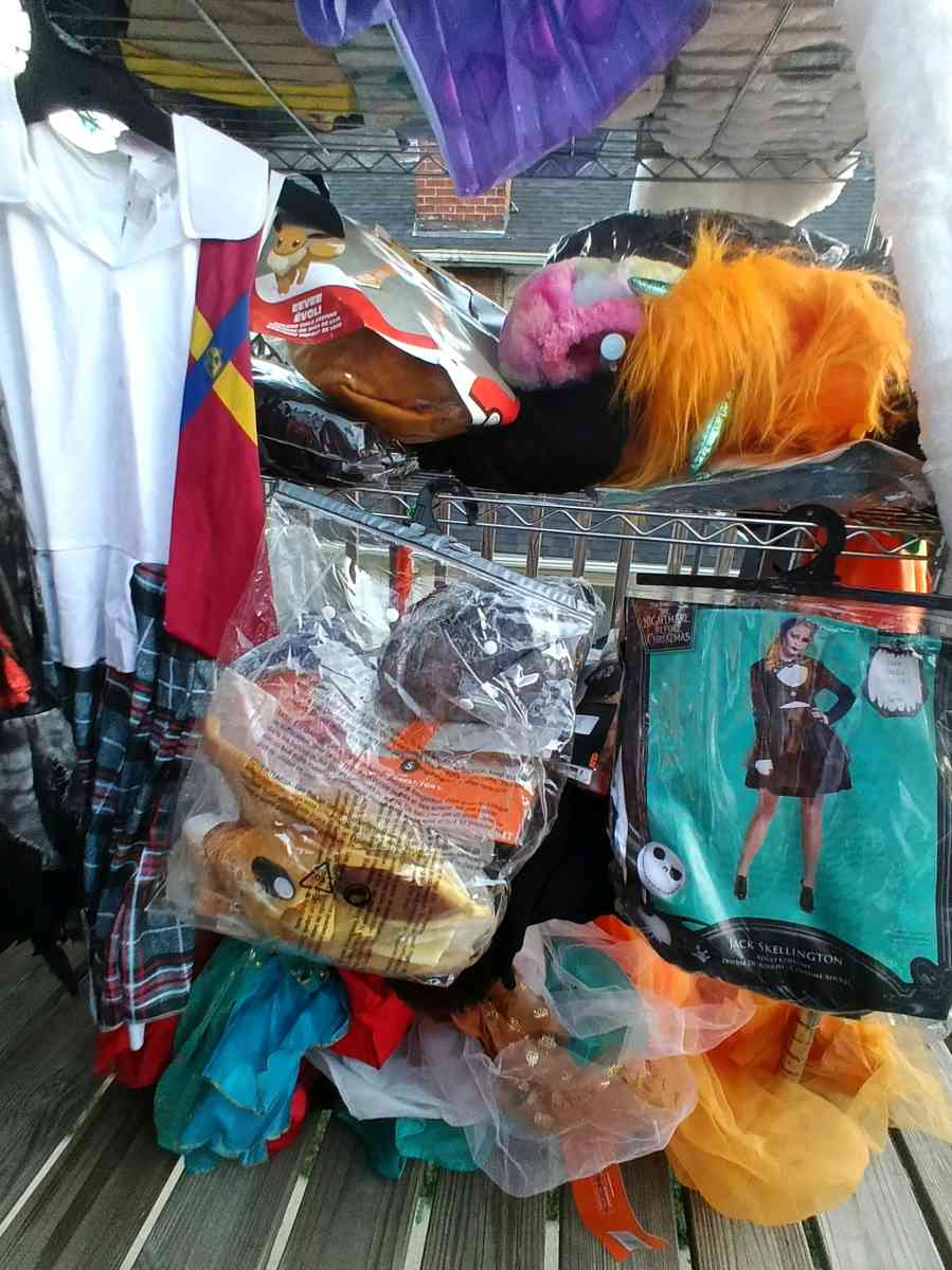 Halloween costumes - Kokomo, Indiana - FleaMarketBay