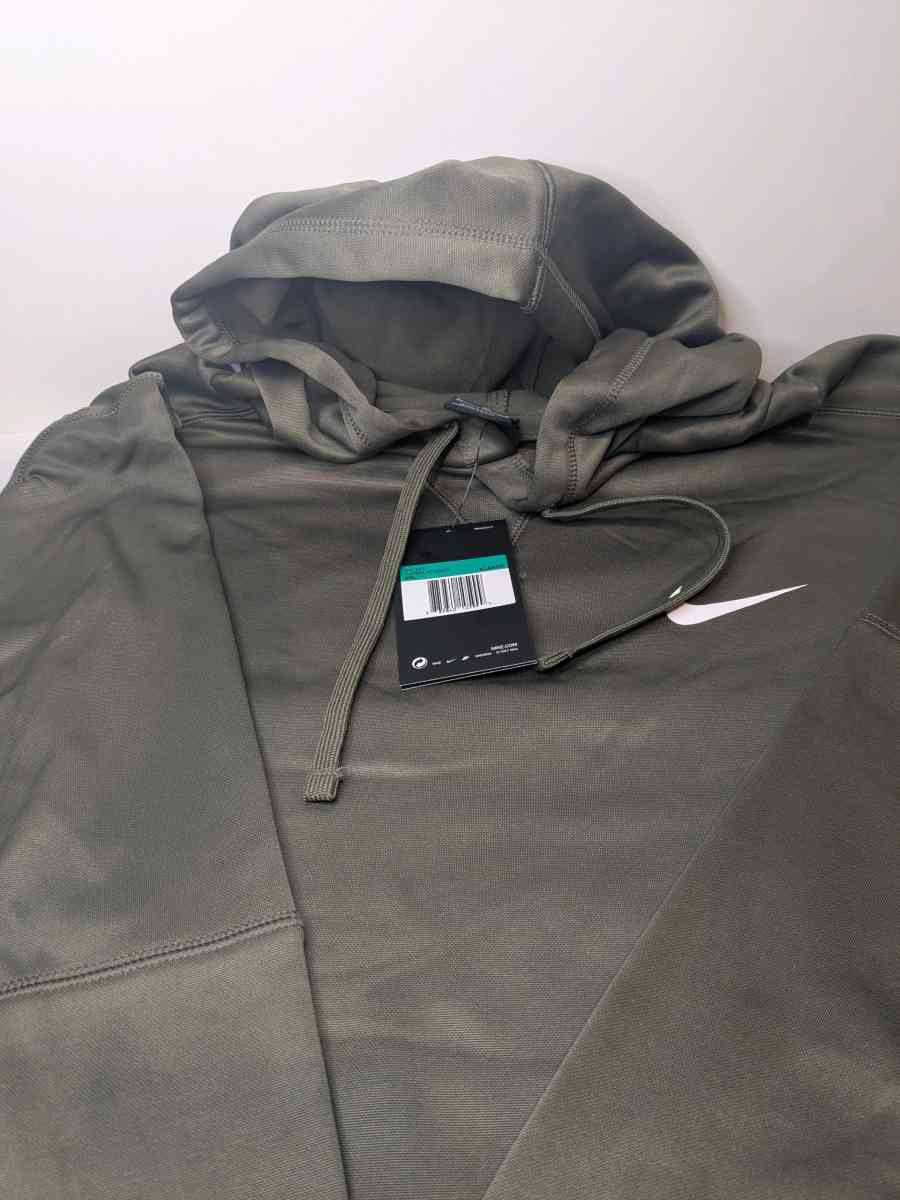 mens sweatshirt - Avondale Estates, Georgia - FleaMarketBay