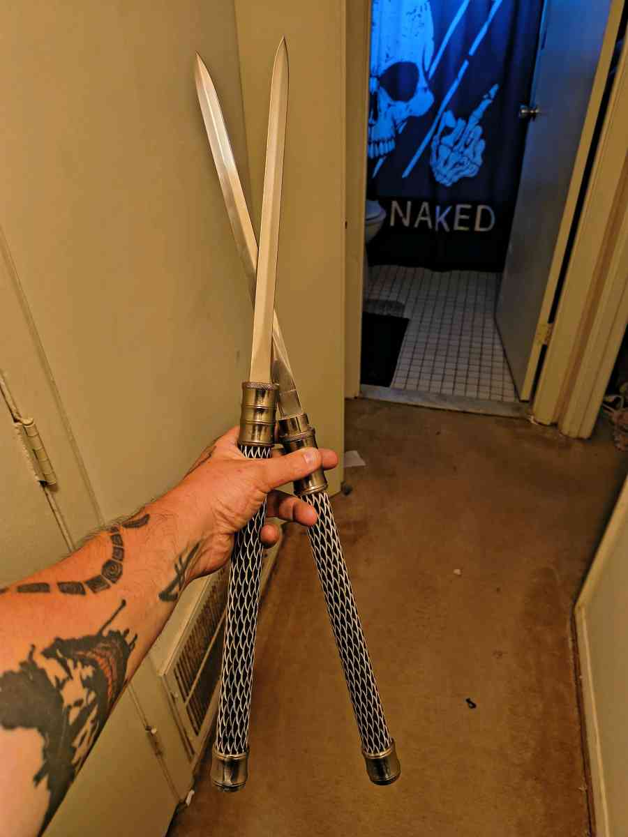 weapons and armor - Aberdeen Proving Ground, Maryland - FleaMarketBay