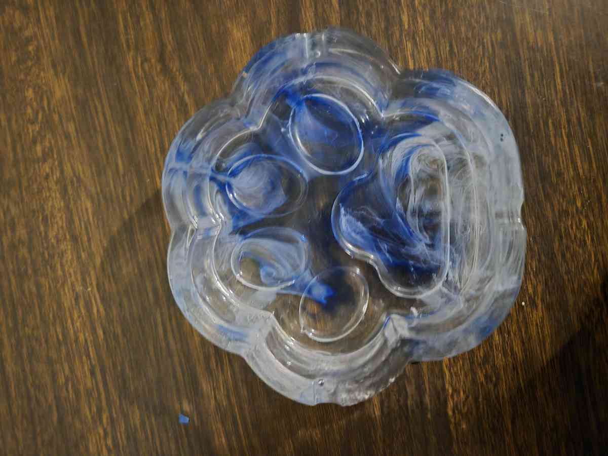 paw print resin Ash Tray - Missouri Valley, Iowa - FleaMarketBay