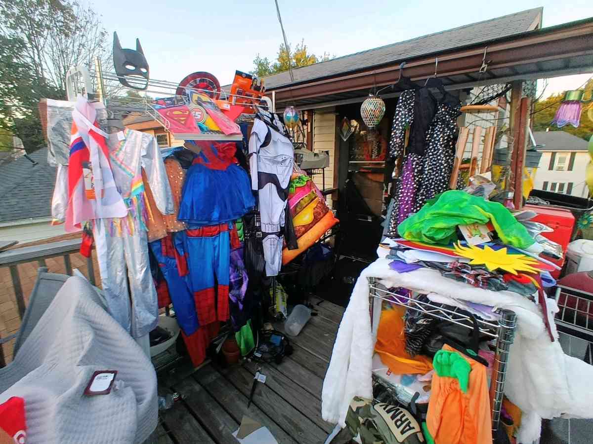 Halloween costumes - Kokomo, Indiana - FleaMarketBay