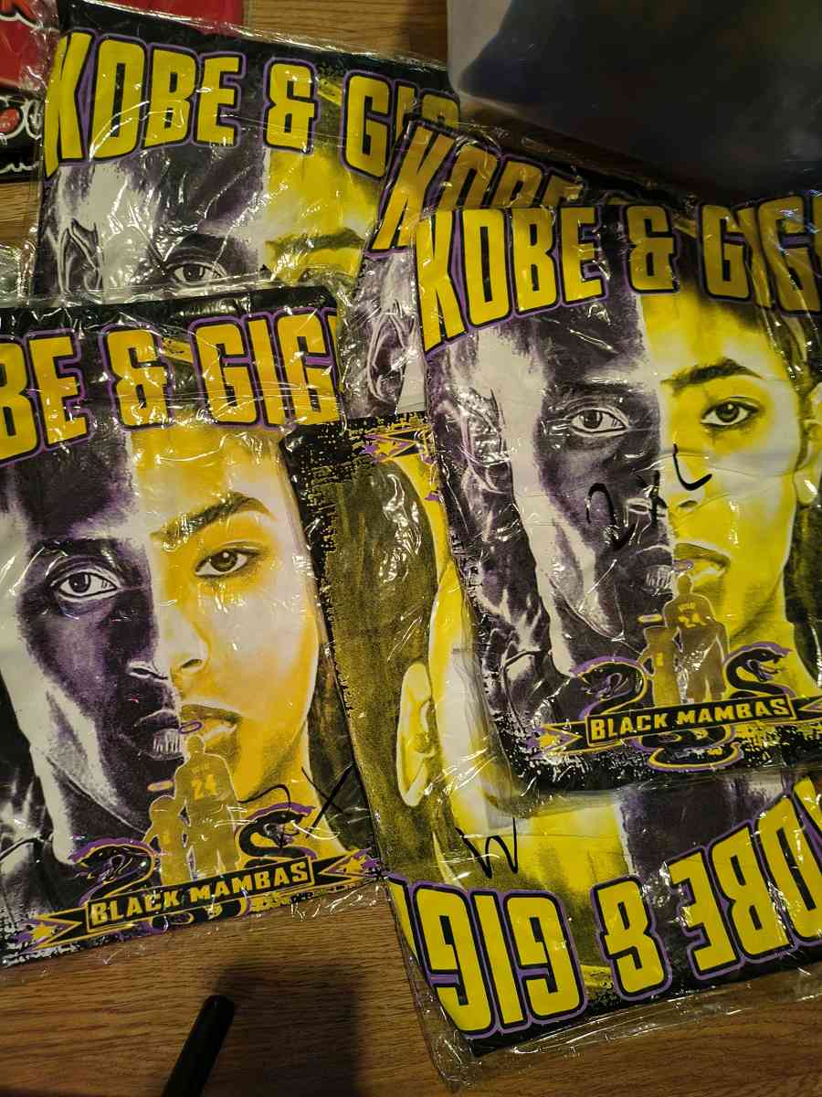 mens shirts are only available in sizes XL and XXL - Bell Gardens, California - FleaMarketBay