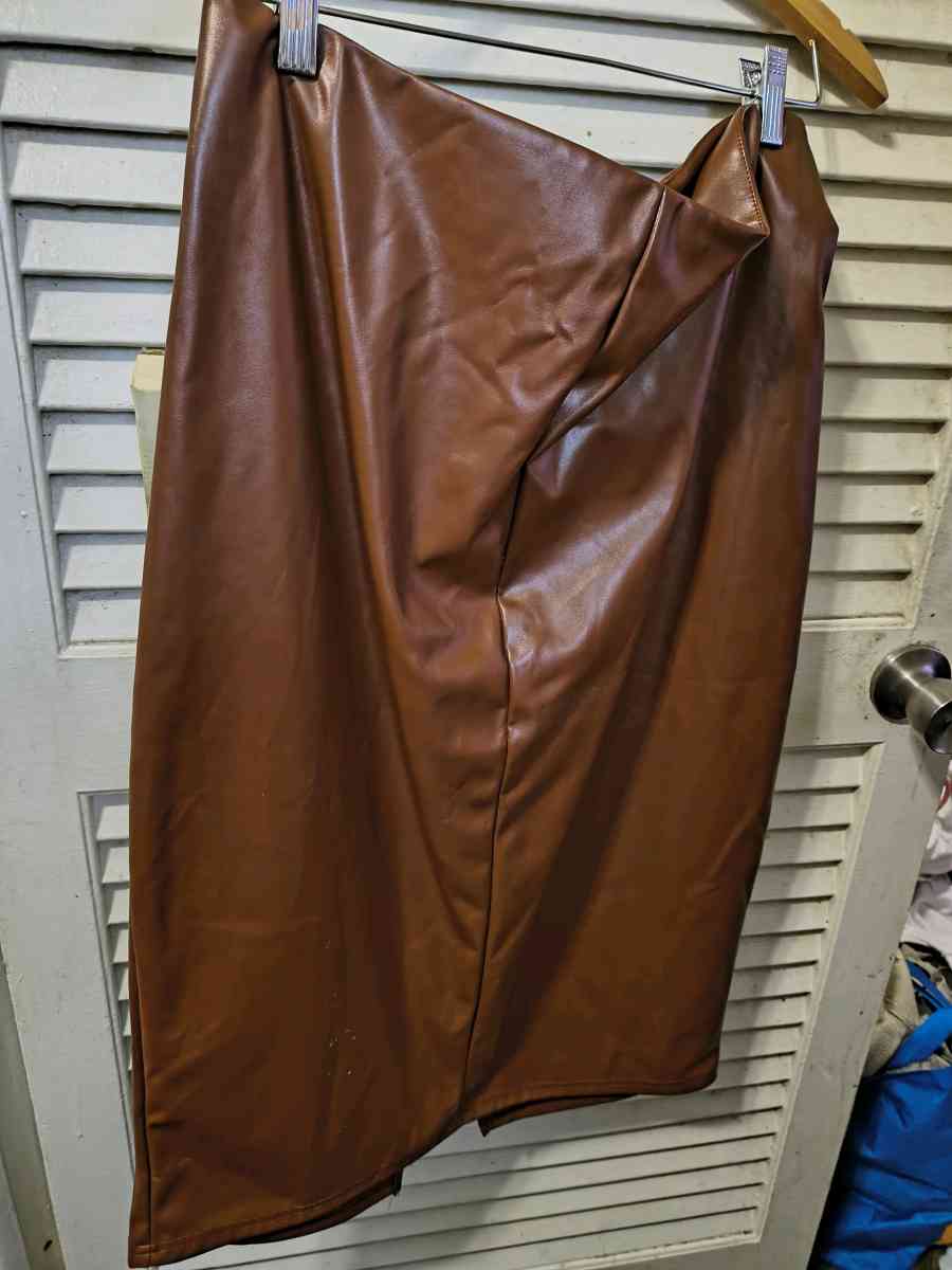brown 2XL skirt and top - Cherry Hill, New Jersey
