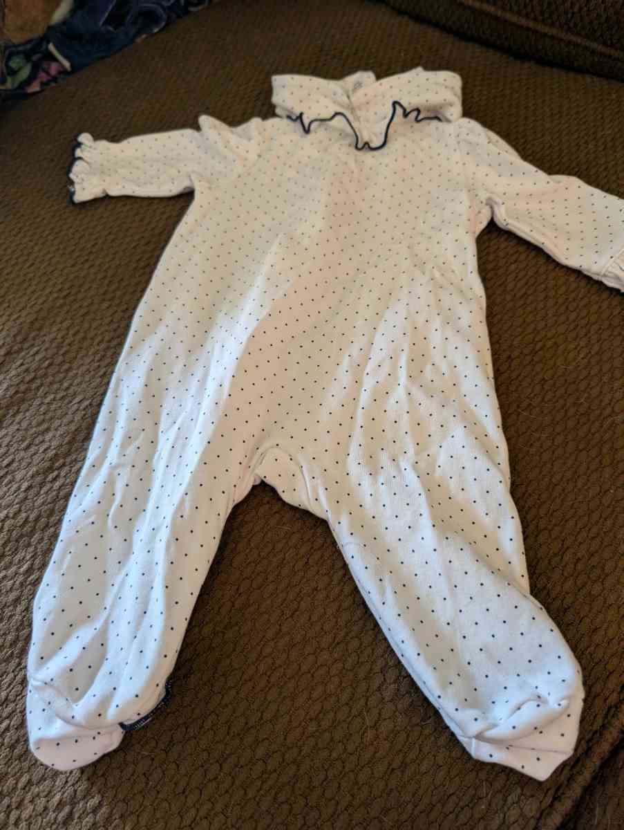 Baby white with blue dots sleepsuit with feet - Savannah, Georgia - FleaMarketBay