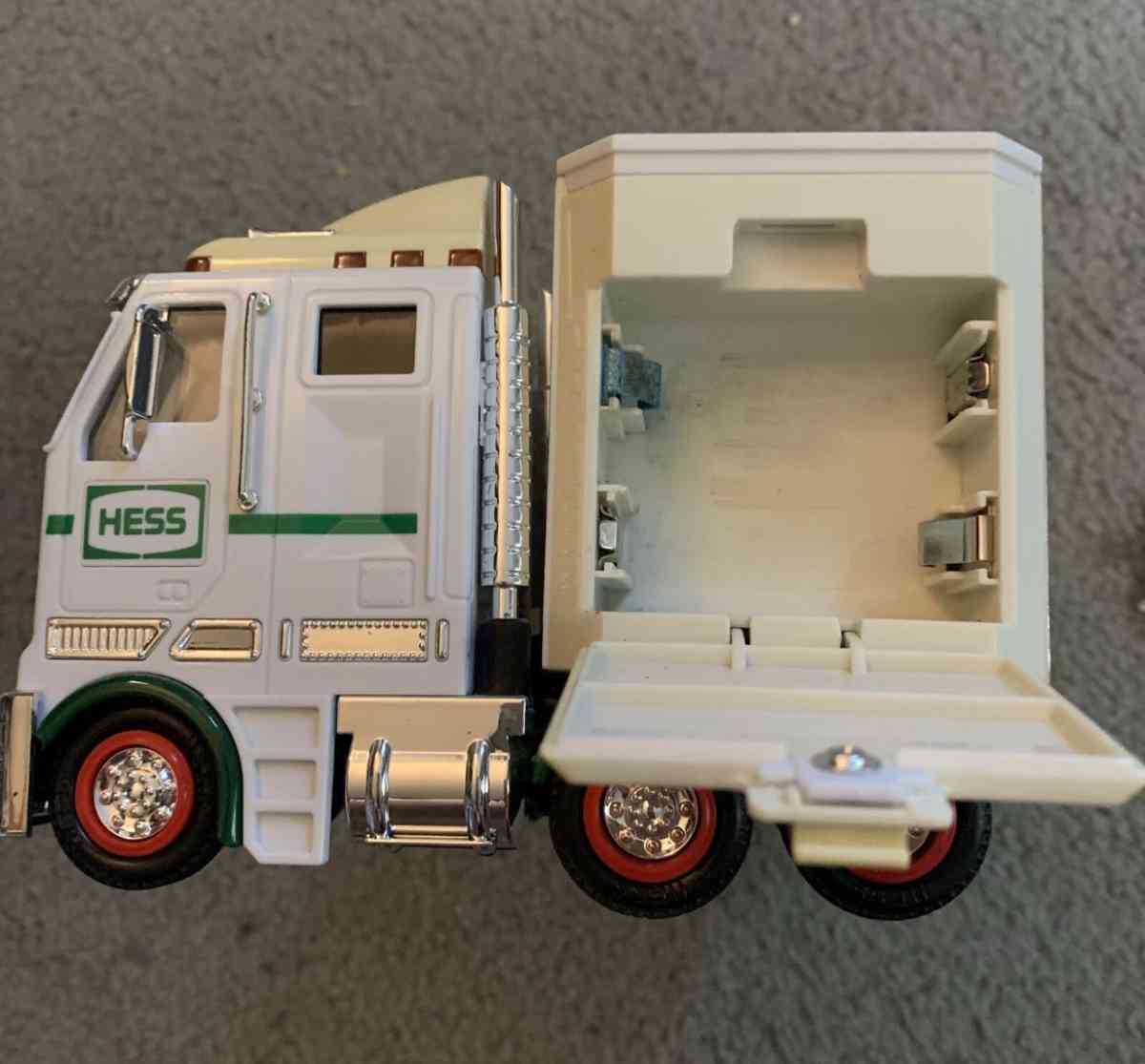 2003 Hess Truck w Pullback RACE CARS openbox see details bel - Piscataway, New Jersey - FleaMarketBay