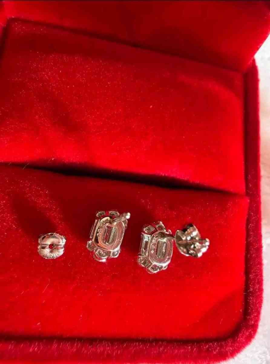 Platinum 900 natural Diamonds 40 carat total