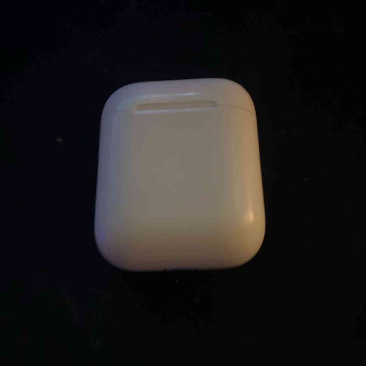 AirPods cleaning needed - Wichita Falls, Texas - FleaMarketBay