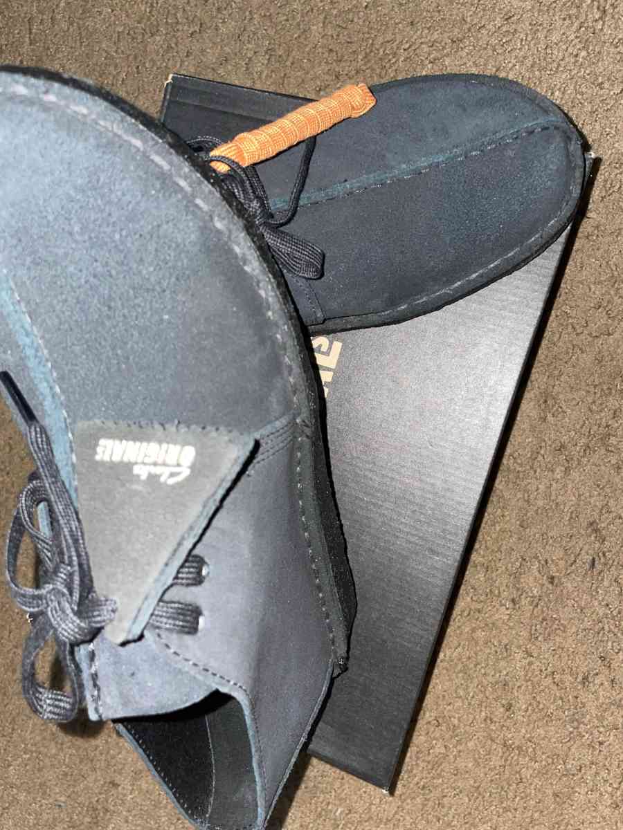 clarks sneakers - Fort Lauderdale, Florida - FleaMarketBay