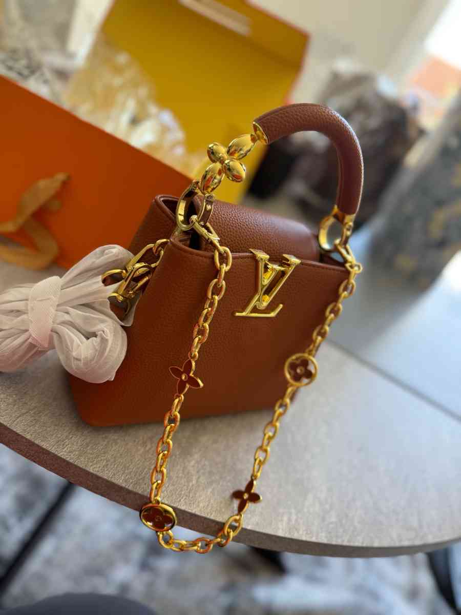 LV Purse - Riverside, California - FleaMarketBay