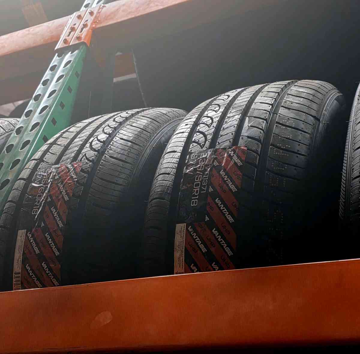 4 Vantage UHP Tires 23550R18 97W - Los Angeles, California