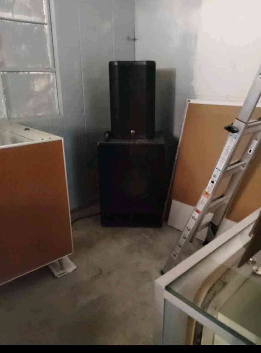 Two functional speakers and two subwoofers