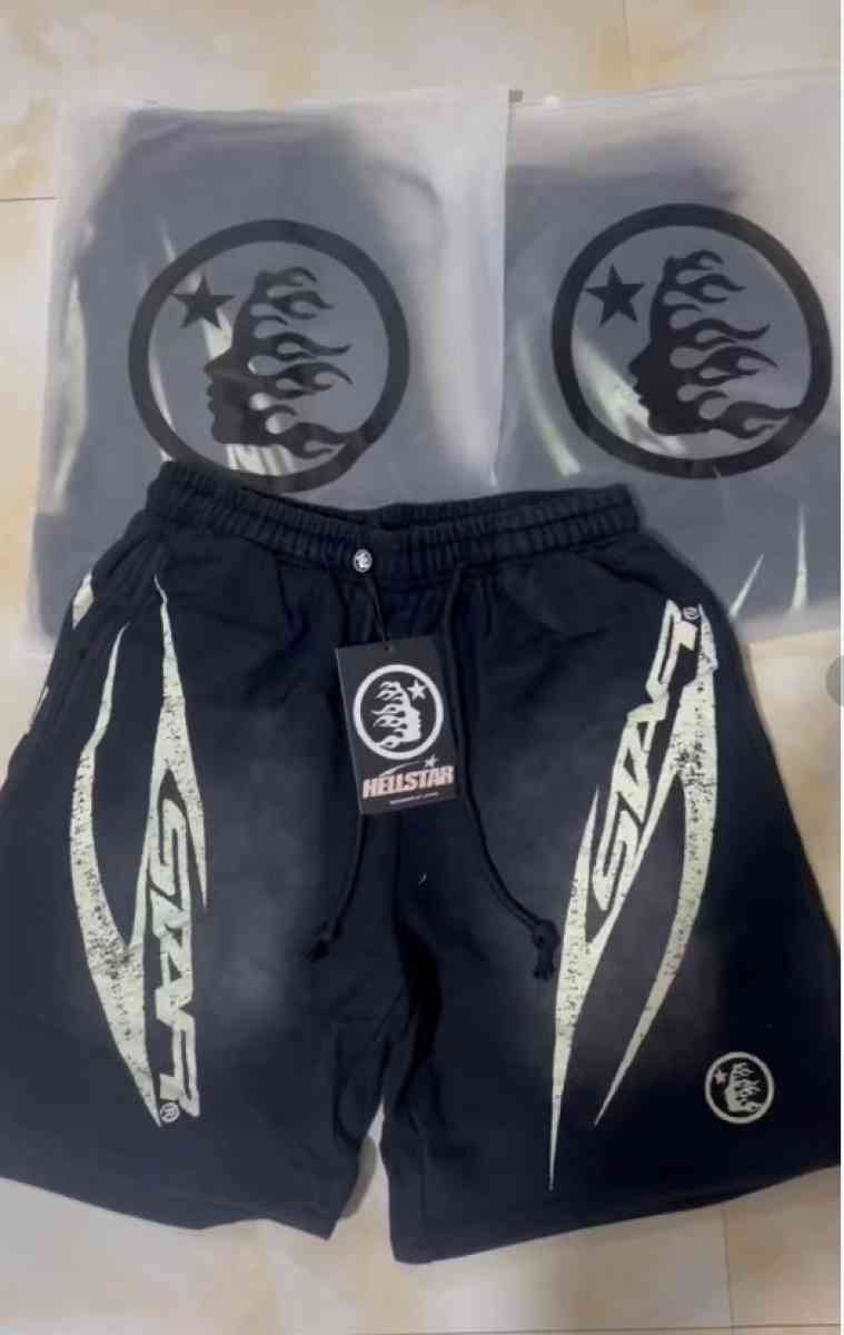 black Hellstar shorts size small comes with bag and tag - Haughton, Louisiana