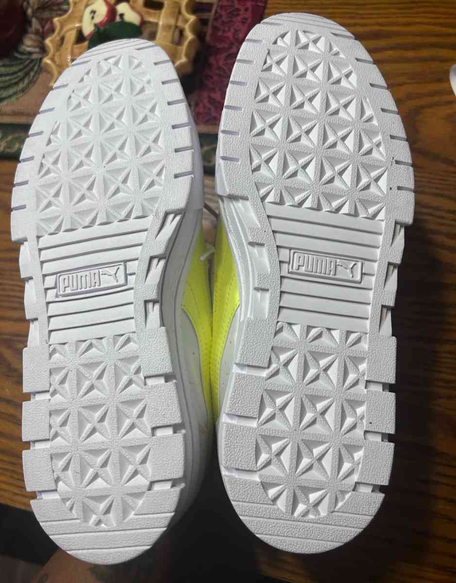 Puma Sneakers - Fayetteville, North Carolina - FleaMarketBay