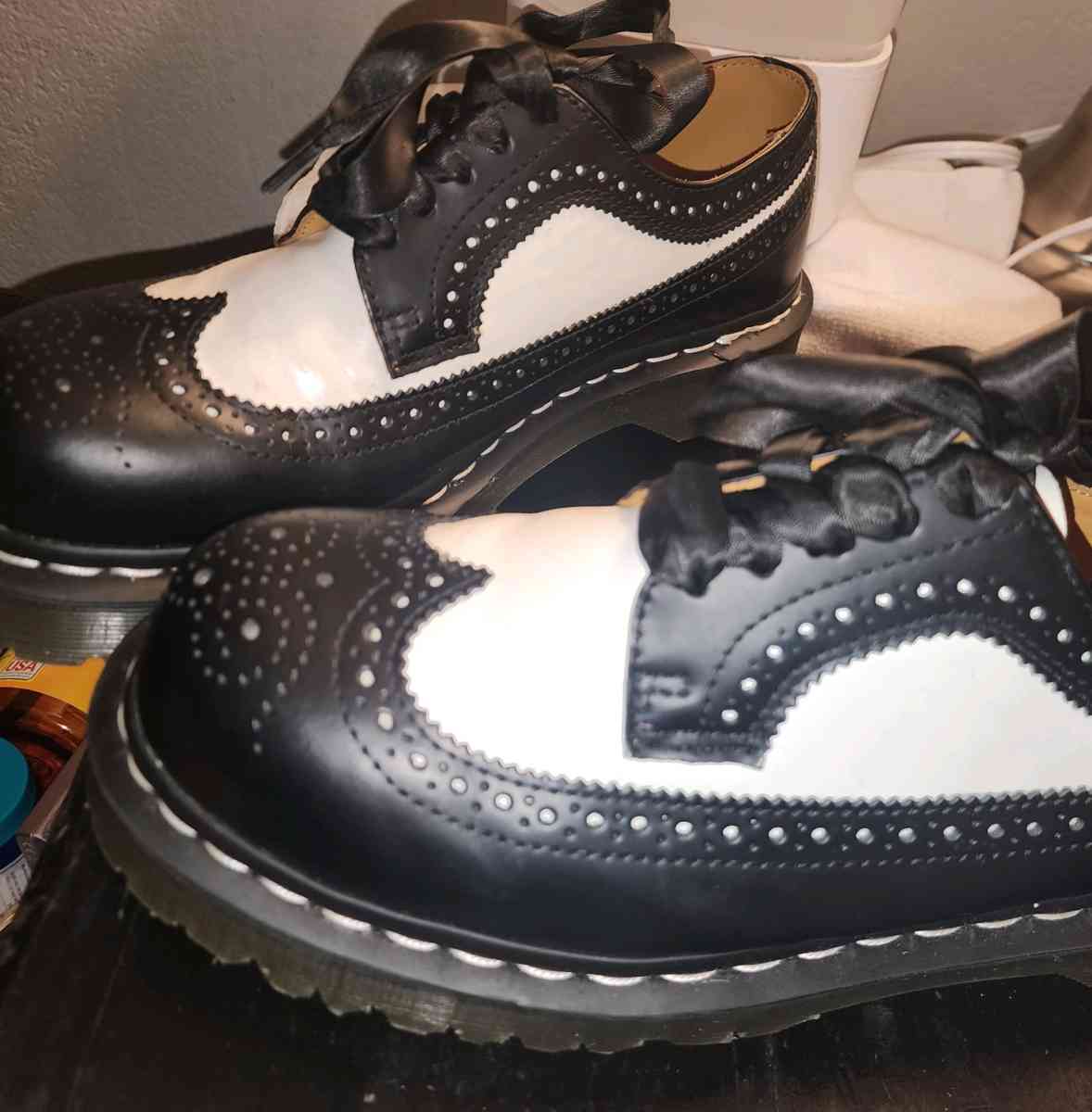 doc Martin shoes SIZE 10 - Adelanto, California - FleaMarketBay