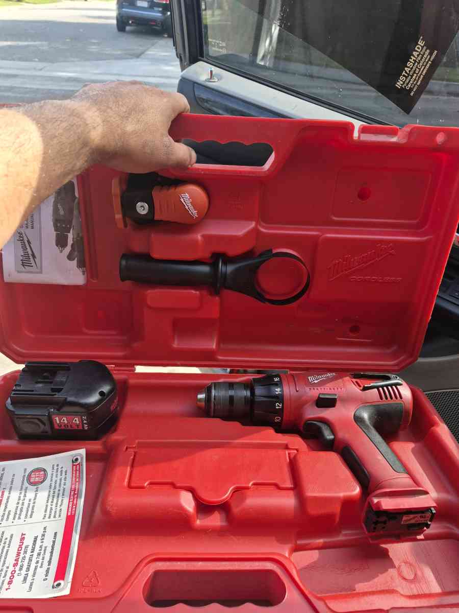 Milwaukee heavy duty drill - Covina, California