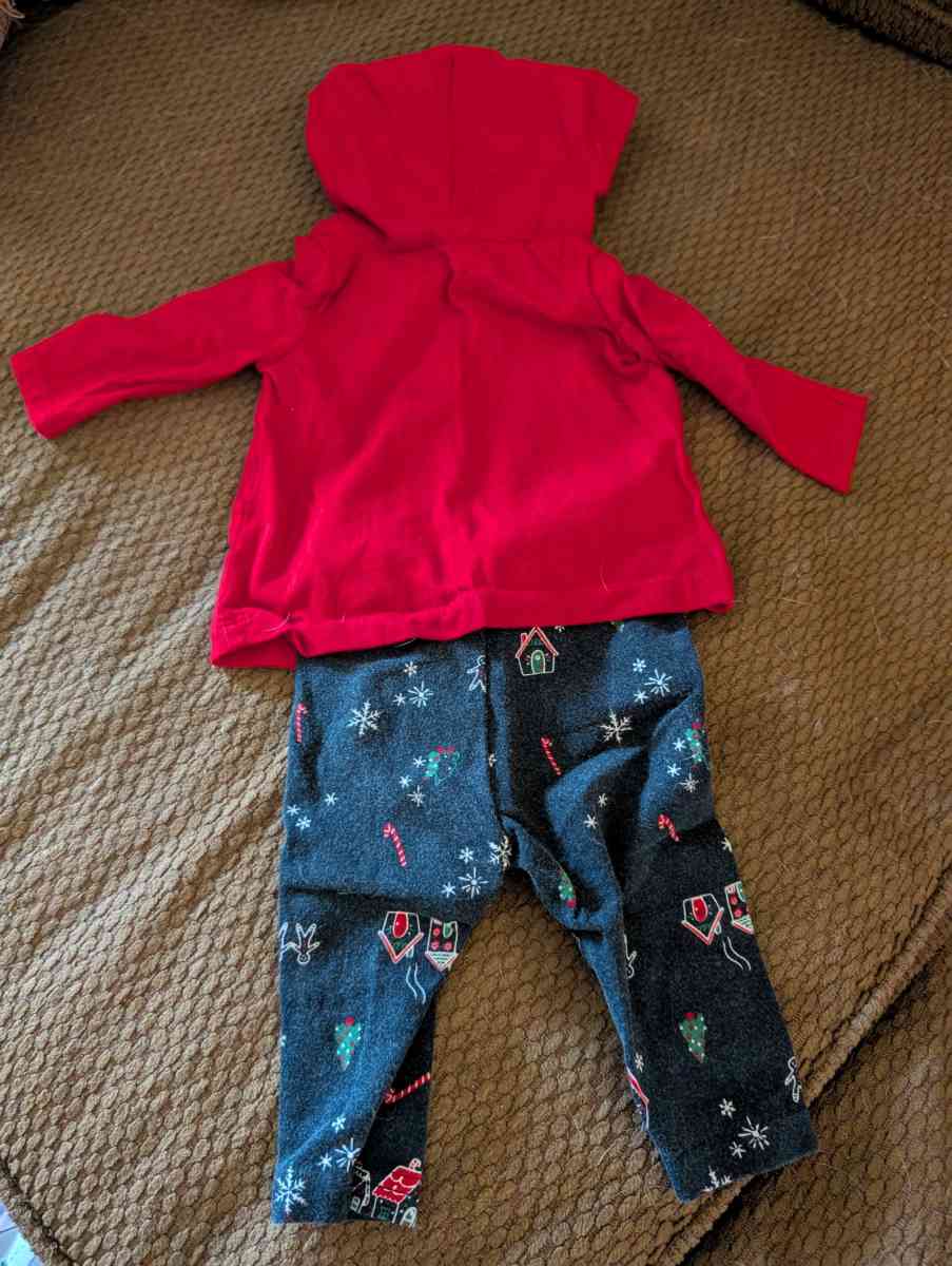 Baby Christmas outfit with hood - Savannah, Georgia - FleaMarketBay