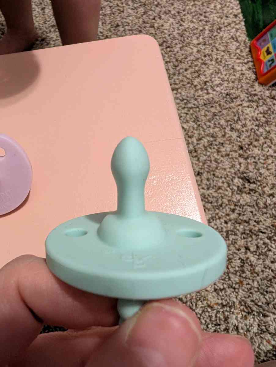 5 Cutie Pat Pacifiers and a teether - Savannah, Georgia - FleaMarketBay