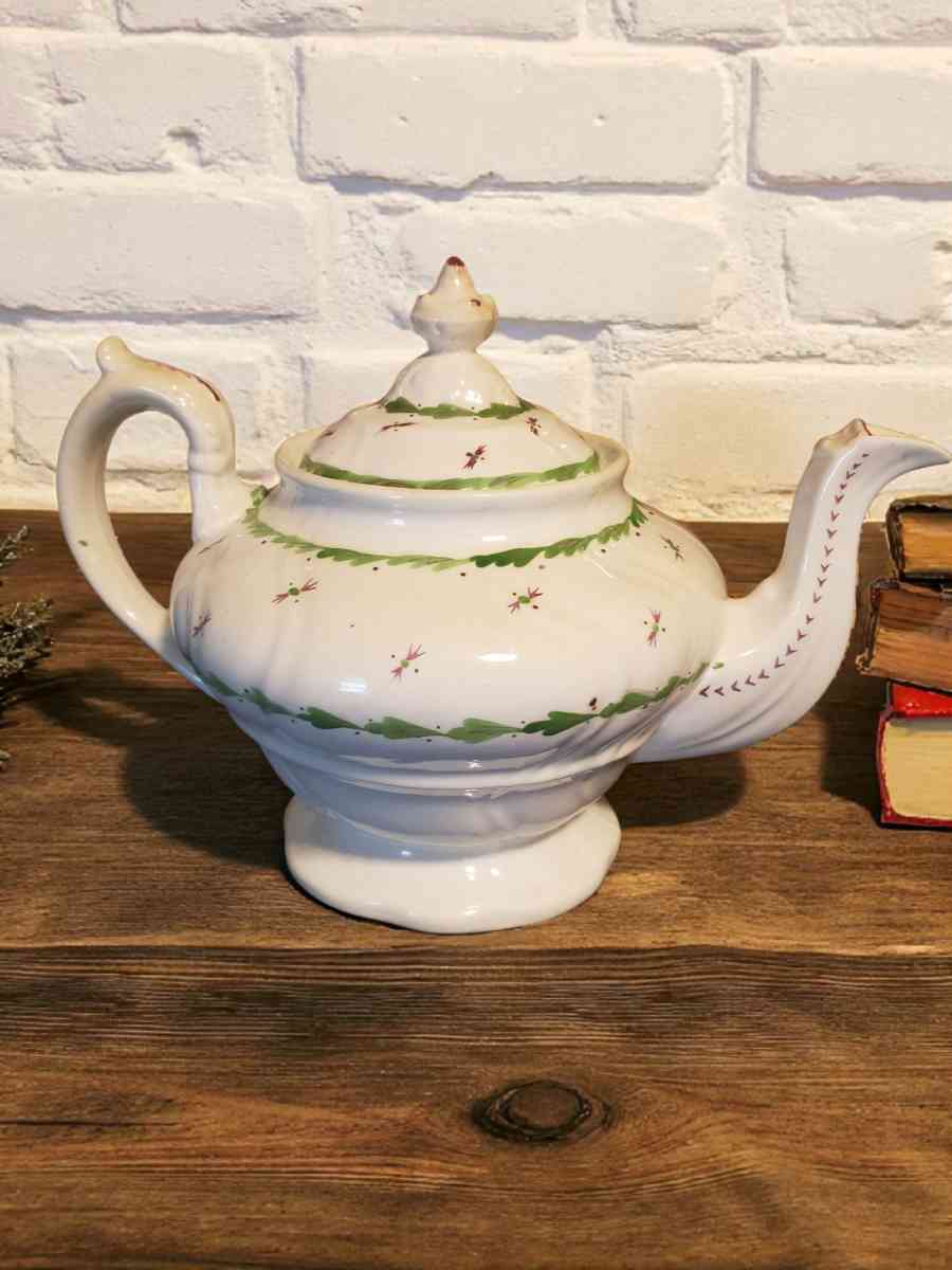 Vintage Ceramic Teapot - Herriman, Utah