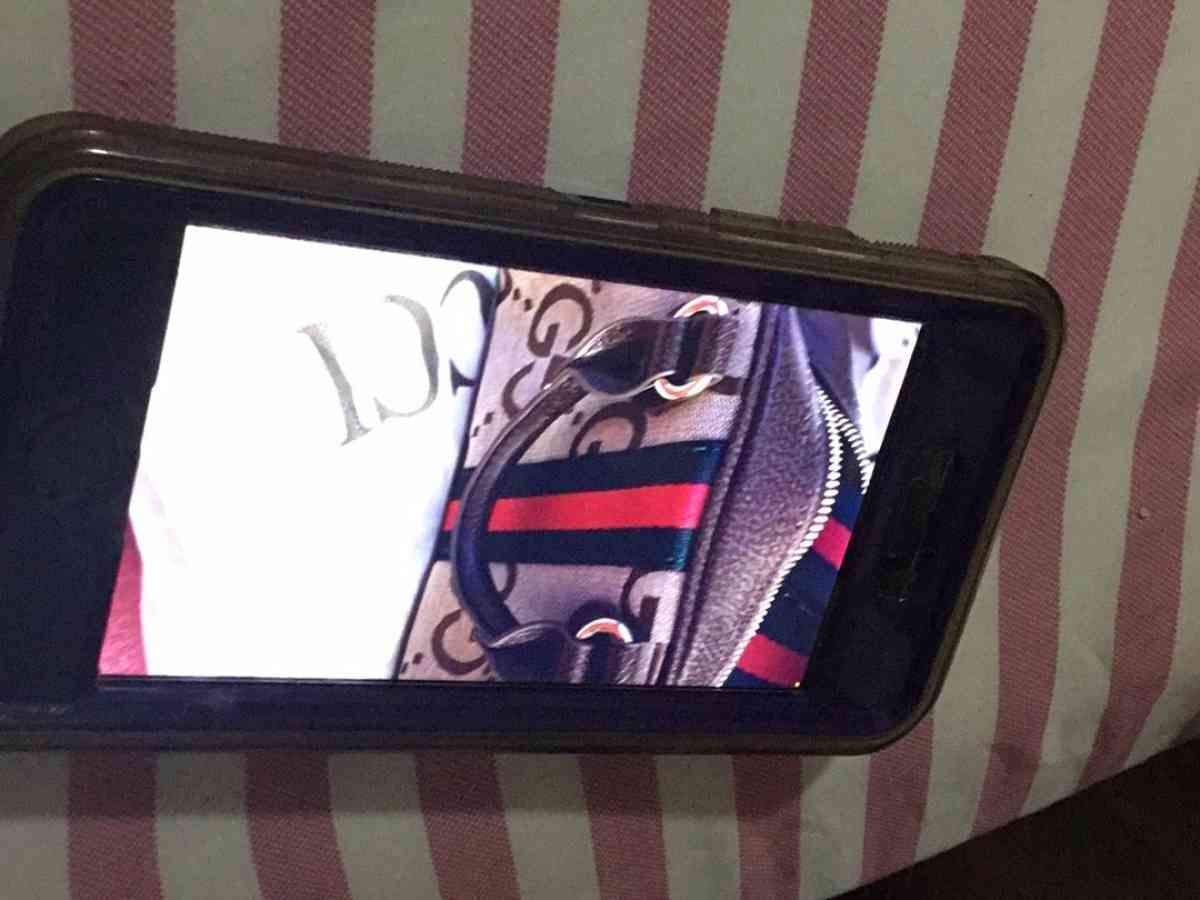 womans crossbody purse - Mc Lean, Virginia