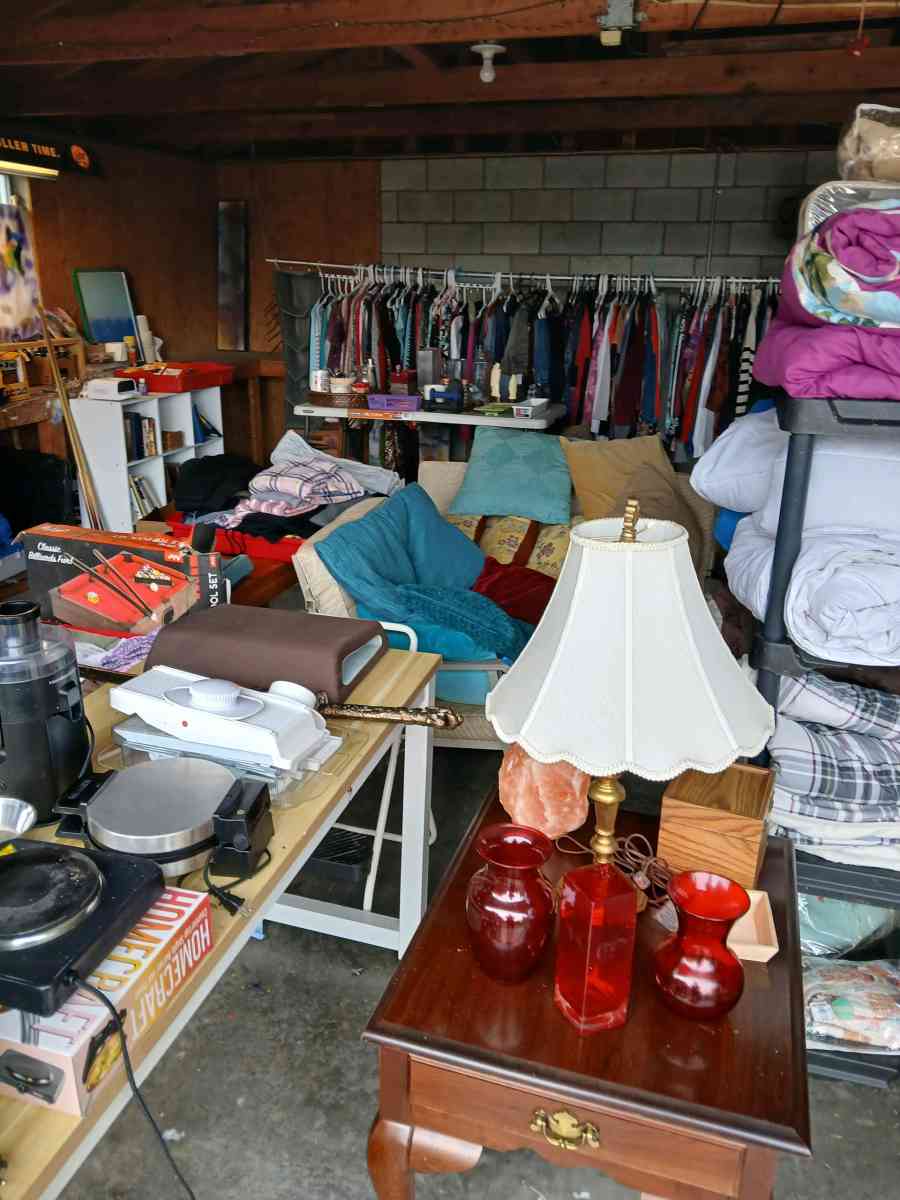 liquidation of all home furnishings clothing dressers art - Louisville, Kentucky - FleaMarketBay