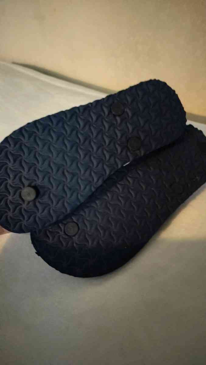 Nike Slides 6Y and Old Navy flip flops - Houston, Texas - FleaMarketBay