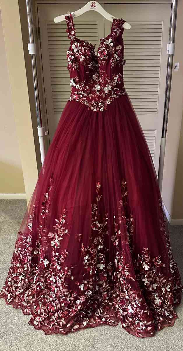 Engagement dress - Addieville, Illinois - FleaMarketBay