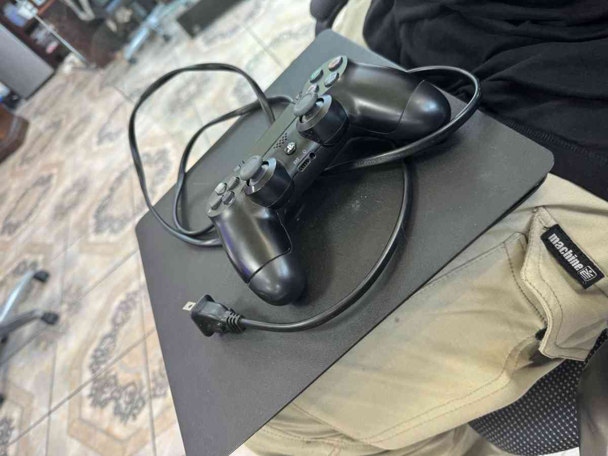 PS4 console - Tallahassee, Florida