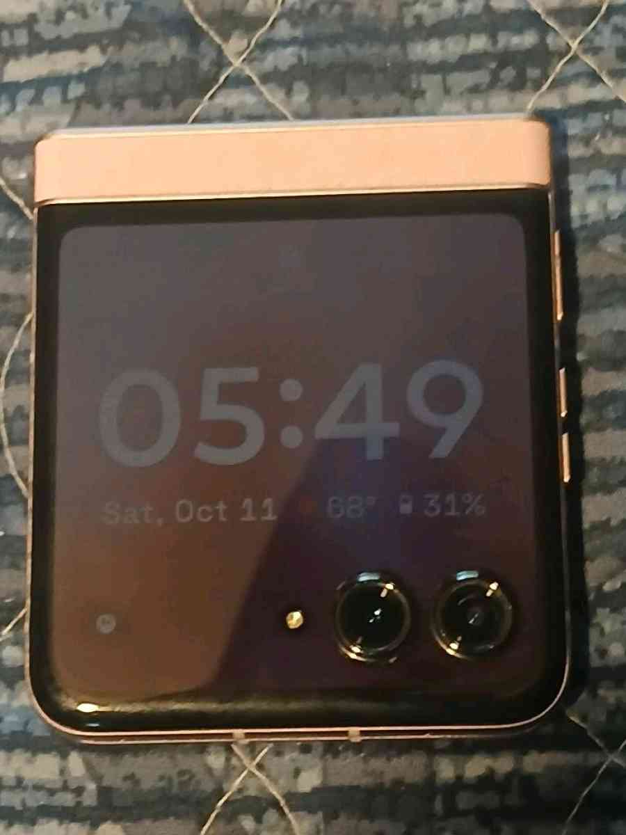 motarola Razr 2025 8 gb ram 128gb memory - Lima, Ohio