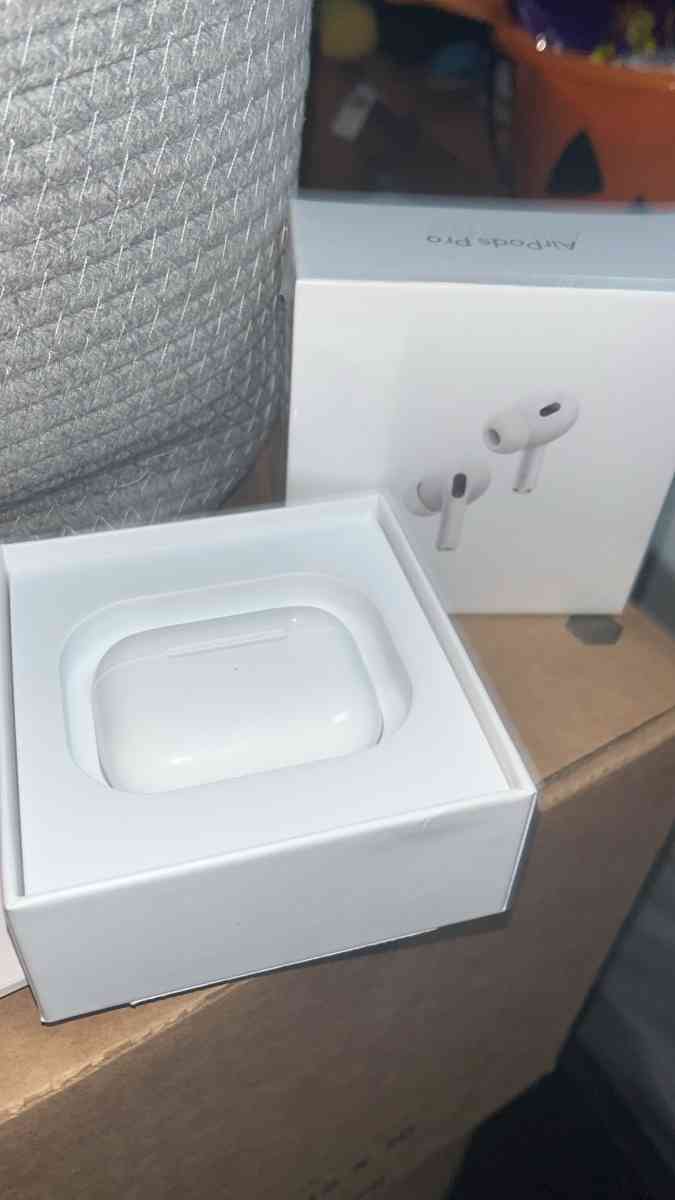 airpods second gen - Brentwood, New York - FleaMarketBay
